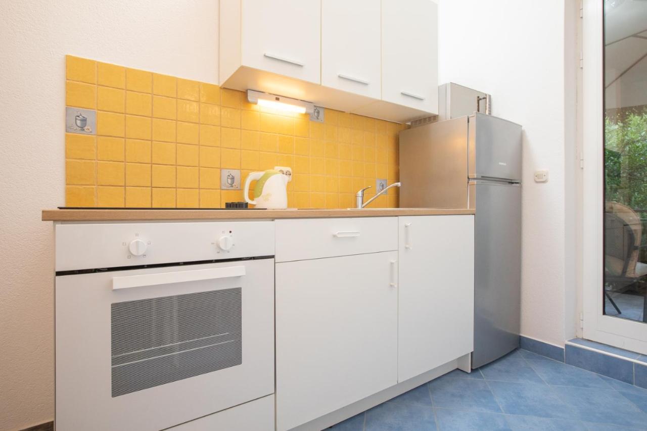 Vega Apartments Подгора Экстерьер фото